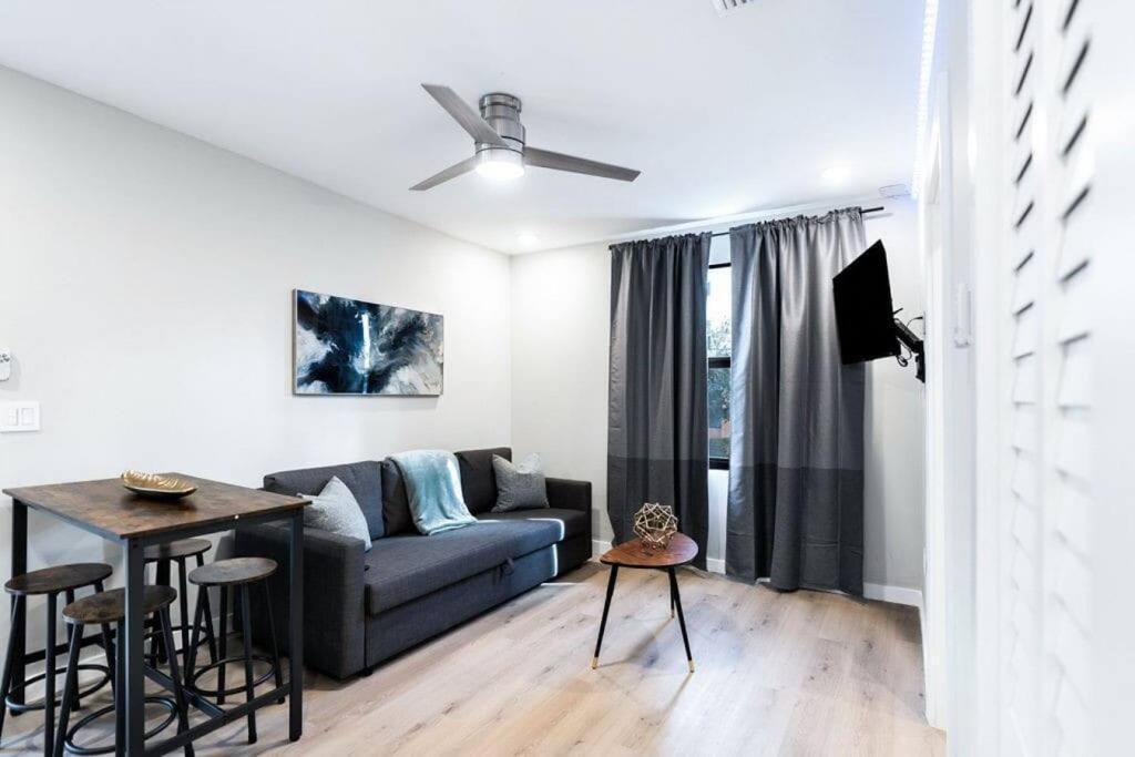 Modern Apt With Self Check-in Apartment