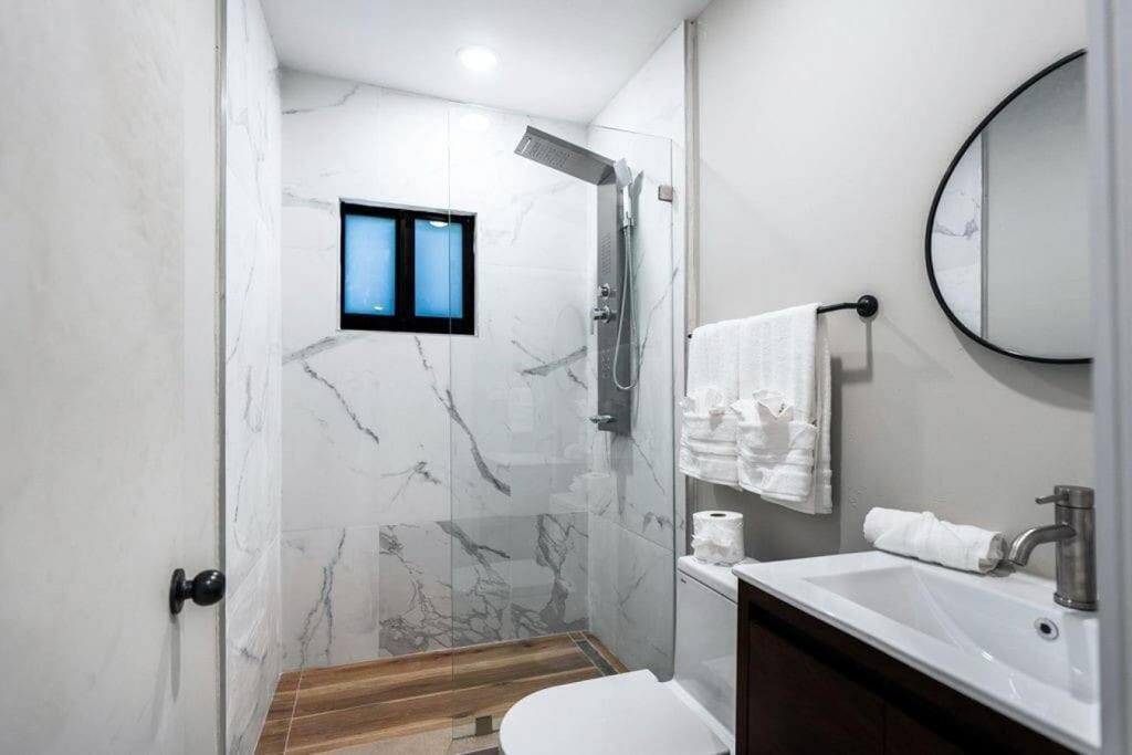 Modern Apt With Self Check-in *