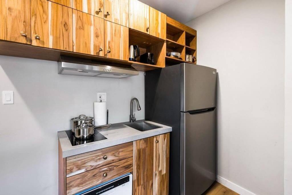 Modern Apt With Self Check-in Apartment