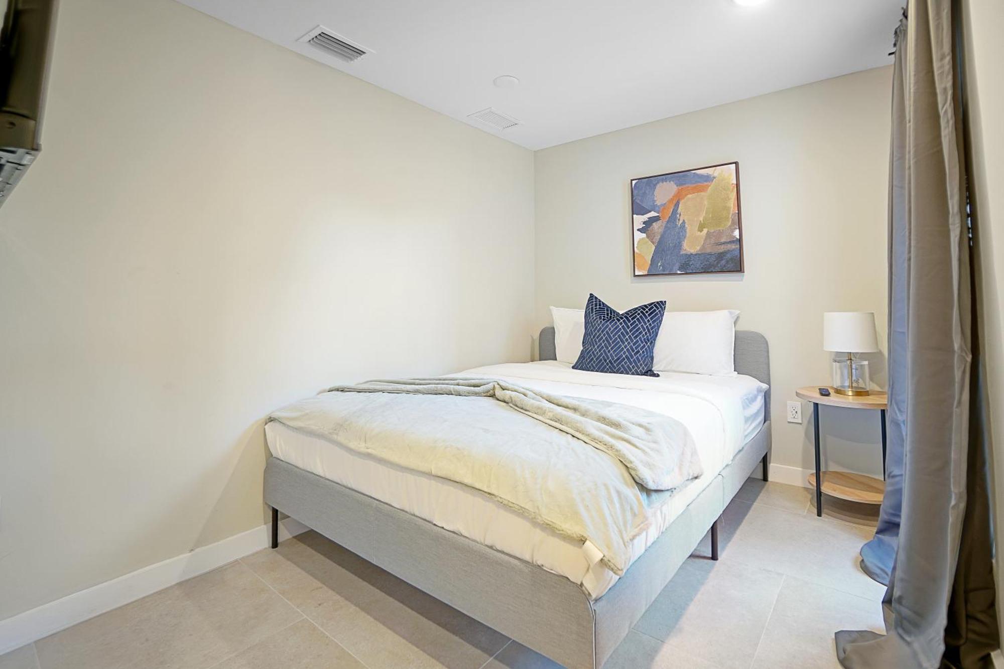 Modern Apt With Self Check-in Apartment